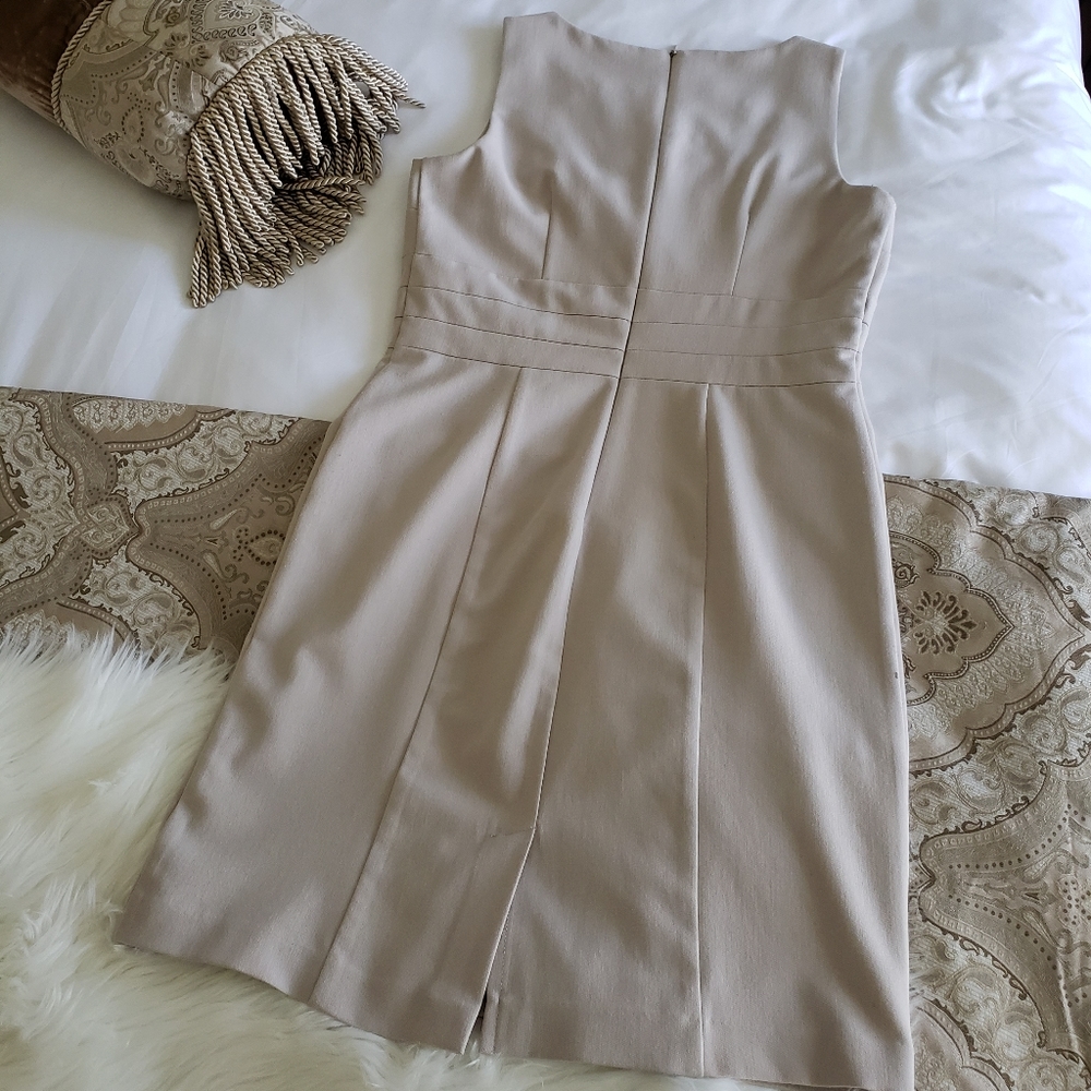 Dress - Picture 8 of 8